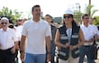El presidente Santiago Peña y la ministra del MOPC, Claudia Centurión, durante una verificación de obras.