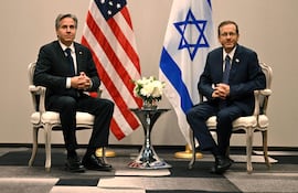Secretario de Estado de Estados Unidos, Antony Blinken, junto al presidente israelí, Isaac Herzog.