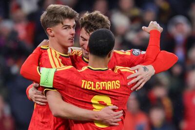 Los futbolistas de Bélgica celebran un gol en el partido frente a Liechtenstein por la última fecha de las Eliminatorias Europeas al Mundial 2026 en el estadio Maurice Dufrasne, en Lieja, Bélgica. 