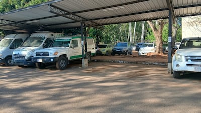 El Hospital Pediátrico Niños de Acosta Ñu cuenta con cuatro ambulancias, de las cuáles tres están operativas, y uno en mantenimiento.