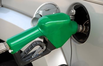 Los emblemas con mayor presencia en el mercado aplicarán desde hoy su tercer ajuste en un mes.