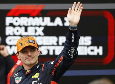 El saludo del vencedor Max Verstappen, ganador de la sprint.