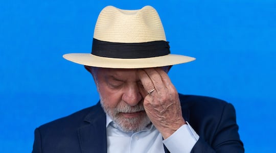El presidente de Brasil, Luiz Inácio Lula da Silva, intentó justificar sus inversiones militares recordando la Guerra contra la Triple Alianza y acusando al Paraguay de "invadir Brasil".