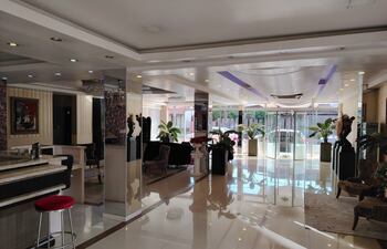 Hoteleros Encarnación, Hotel Luxur.