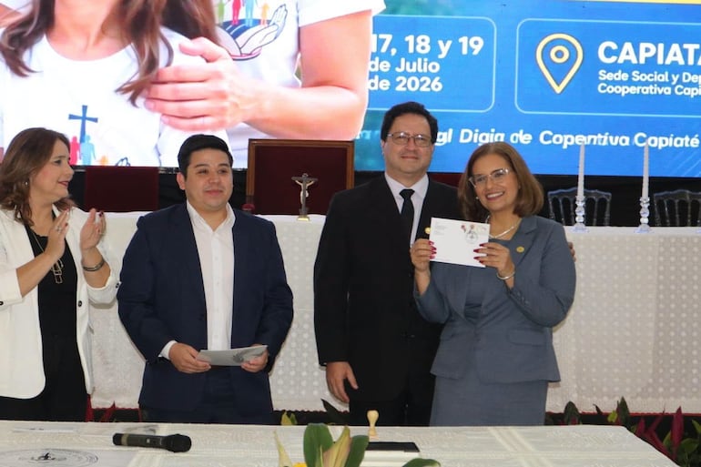 Matasellos conmemorativo del “11º Congreso Nacional de la Familia”, presentado en San Lorenzo.