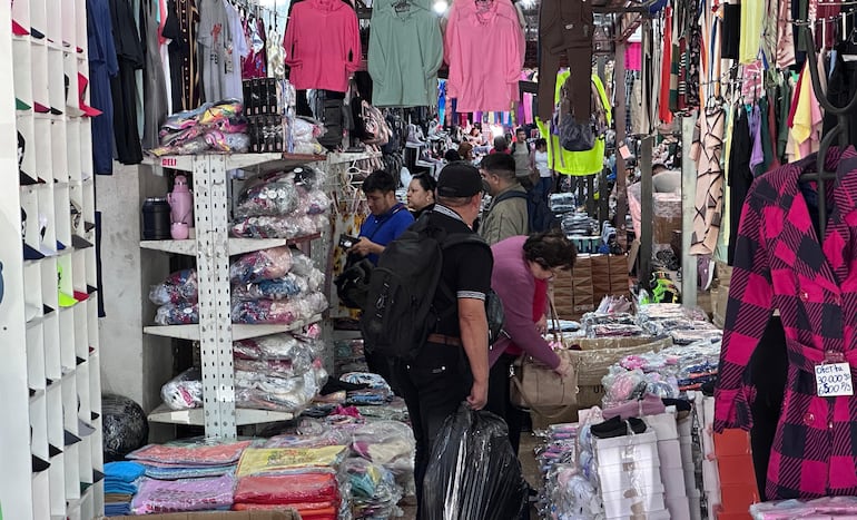 El 57% de informales y 54,2% en las microempresas no llegan al salario mínimo