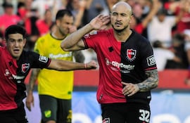 El delantero paraguayo, Carlos Gabriel González Espínola (33 años) cerca de cerrar su fichaje con Independiente del Valle de Ecuador.