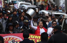 Docentes bolivianos durante una protesta contra la ampliación del estado de excepción.