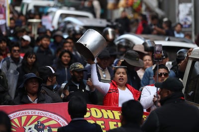 Docentes bolivianos durante una protesta contra la ampliación del estado de excepción.