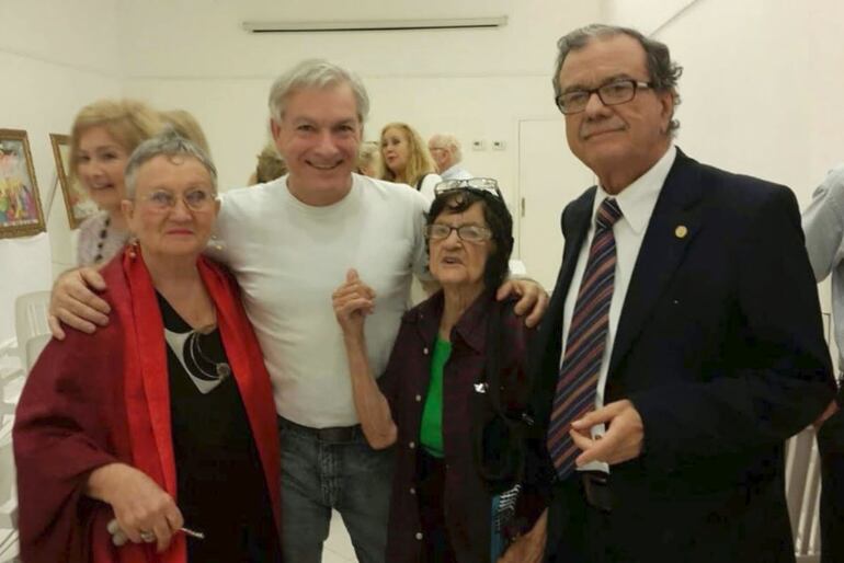 Desde la izquierda, Lucy Yegros, Osvaldo Albert, Laura Márquez y Osvaldo González Real.