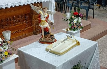 Multitud de fieles recibió la espada de San Miguel Arcángel en Guairá.