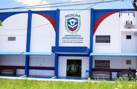 Fachada de la Facultad de Medicina de la Universidad Interamericana, en Pedro Juan Caballero.