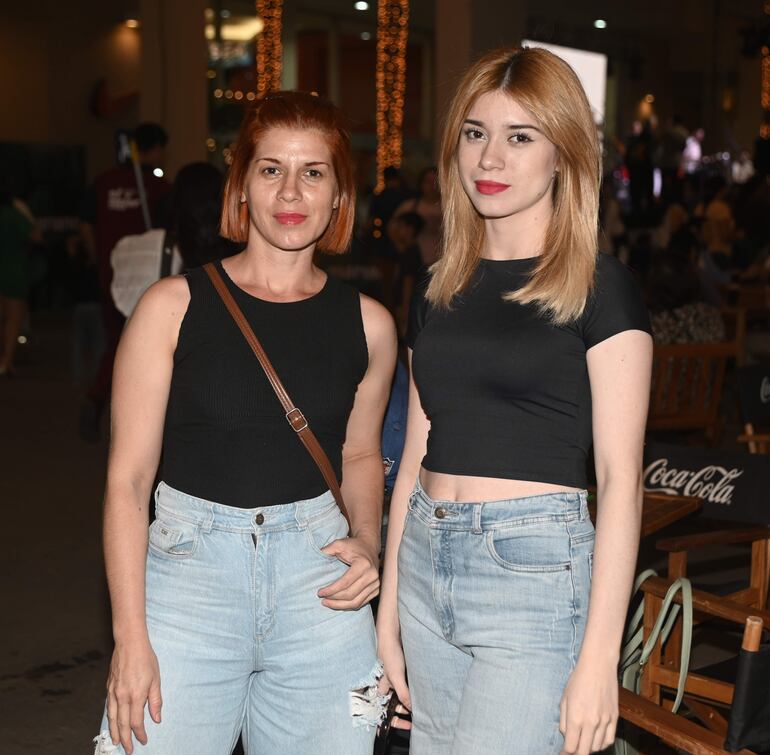 Liz Gaona y Larissa Gaona.
