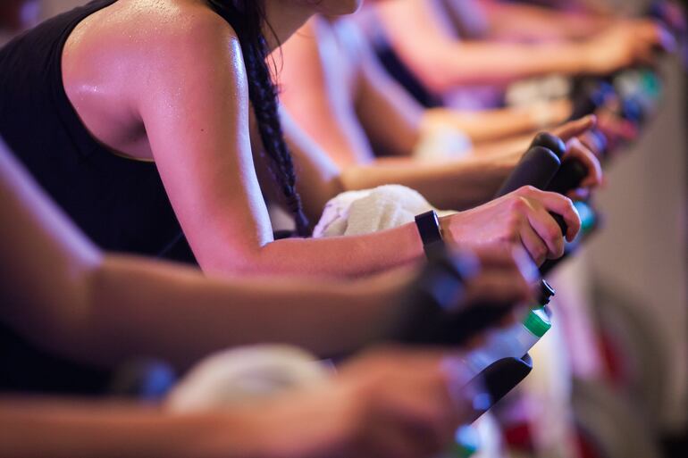 Concepto de ejercicio físico y atractivo sexual, imagen ilustrativa.