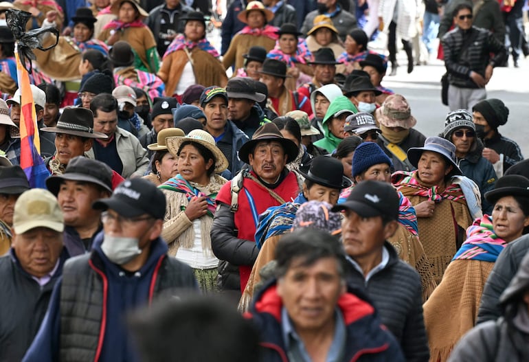 Manifestación en Bolivia contra la política económica del mandatario Rodrigo Paz, en la ciudad de La Paz.