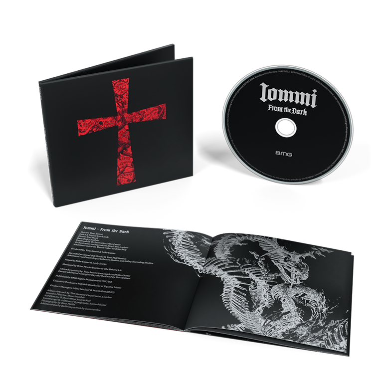From the Dark es coproducido por el propio Tony Iommi y su colaborador creativo, coautor, productor e ingeniero de sonido desde hace muchos años, Mike Exeter.