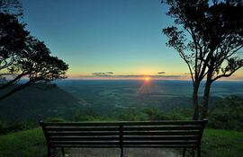 El ocaso desde la cima del Cerro Acatí de Independencia.