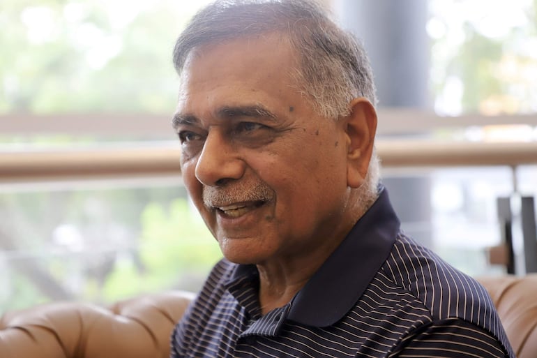 Dr. Prabodh Malhotra autor del libro La Odisea de un Jubilado