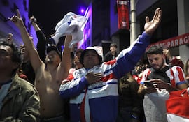 Noche de júbilo en Asunción por la victoria de Paraguay.
