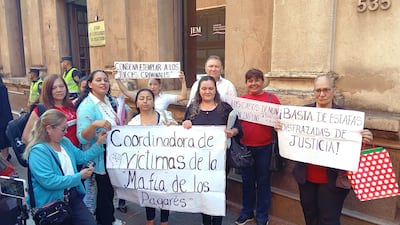 Manifestacion de victimas de la mafia de los pagares frente al Jurado de Enjuiciamiento de Magistrados. Judiciales 20 de noviembre de 2025