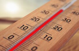 Temperaturas elevadas, calor intenso, ola de calor, verano.