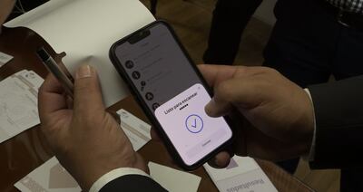 Ever Villalba. denuncia vulnerabilidad de chips en papeletas de votación de máquinas de votos.
