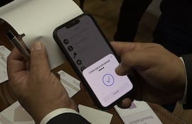 Ever Villalba. denuncia vulnerabilidad de chips en papeletas de votación de máquinas de votos.