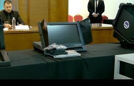 Desde la oposición insisten en que las máquinas de votación y su programación son vulnerables a hackeos.