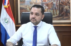 Luis Bello (ANR-HC), intendente de Asunción, respondió a los cuestionamientos respecto a la deuda con los bonistas, las obras inconclusas y el destino de la recaudación "récord" de enero.