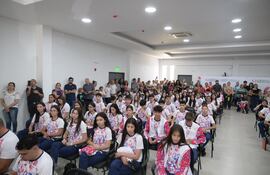 Atletas escolares en el acto de abanderamiento en la SND.