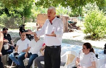 El senador Arnoldo Wiens exigió a Santiago Peña que no apañe este presunto negociado.