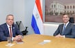El contralor Camilo Benítez y el presidente de la República Santiago Peña.