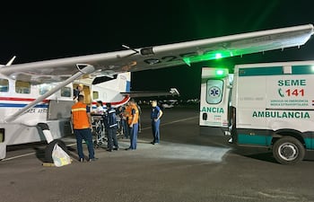 Un avión de la Fuerza Aérea Paraguaya fue la encargada de trasladar a la menor a la capital del país.