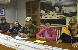 (De Izq. a Der.) Cecilio Hayba, Vicenta Sánchez, Arnaldo Valdez Nunila Villalba y Sixto Godoy.
