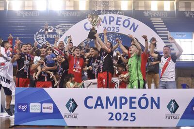 Coronel Escurra conquistó el título en la División de Honor.