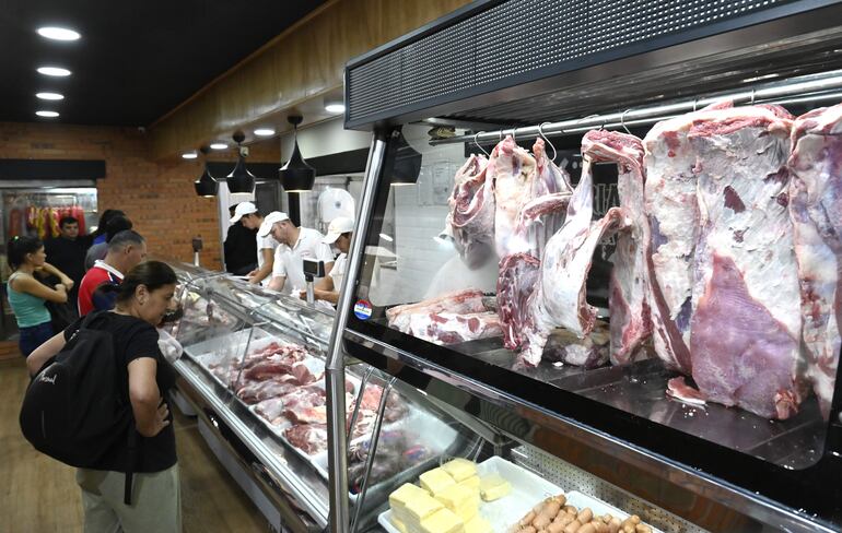 La carne en sus distintos cortes y variedades se consiguen a precios
accesibles.