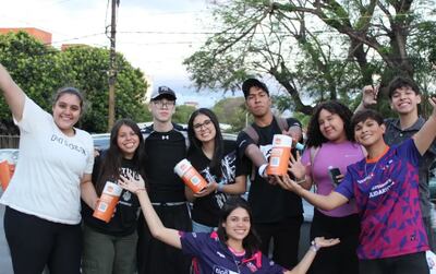 Voluntarios de Teletón siguen en las calles y barrios del país para sumar y llegar a la meta.