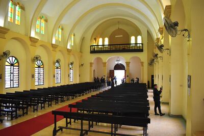 Interior de la antigua Iglesia de Ybaroty.