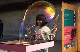 Tras confirmarse que el futuro edificio del Museo de Ciencias del Paraguay estará ubicada en la Costanera y será vecino del histórico Parque Caballero, MuCi invita a esta primera actividad en el barrio en la que las personas podrán disfrutar de actividades como experimentos en vivo.