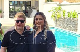 Willian Bogarín Campuzano y su esposa Zaida Fabiola Arévalos Sequeira, ambos funcionarios de la Cámara de Diputados.