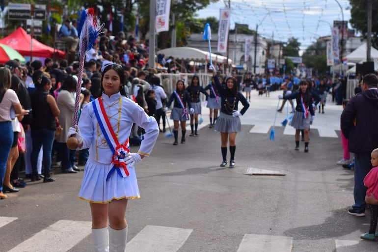 Chiroleras del Colegio Nacional de Villarrica.