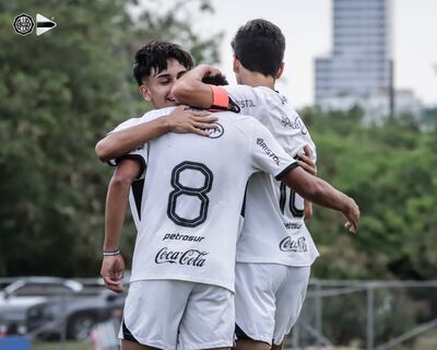 Con 73 puntos los franjeados se coronaron luego de derrotar 3-0 a Luqueño