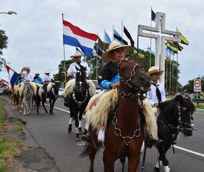 Por 16 años consecutivos jinetes cumplieron ayer la tradicional cabalgata de la fe, para agradecer a la Virgen de los Milagros.