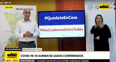 Julio Mazzoleni, ministro de Salud, en conferencia de prensa.