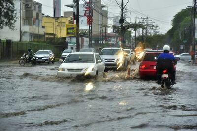 Lluvias aplacan el calor pero generan cuantiosos raudales.