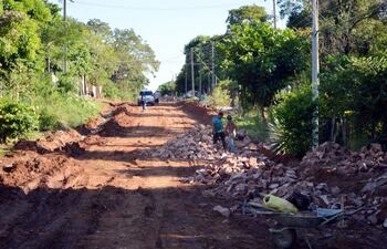 magicamente-luego-de-casi-dos-anos-por-fin-los-vecinos-de-calle-lima-del-barrio-espiritu-santo-tendran-su-empedrado--200446000000-1809683.jpg