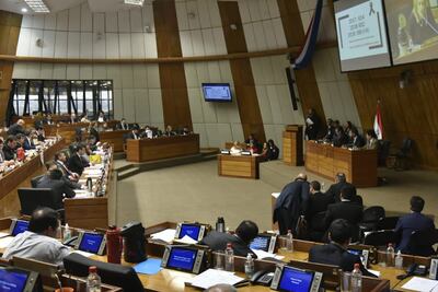 Los diputados se ratificaron en la aprobación de una ampliación presupuestaria para pagar a funcionarios contratados.