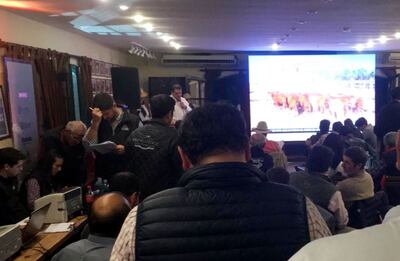 Banco Atlas se ha consagrado como presentador del “Remate entre martillos”.