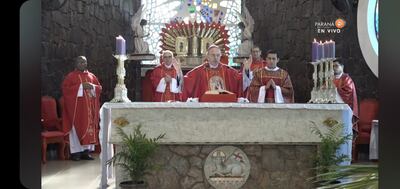 El obispo de Ciudad del Este, Guillermo Steckling, durante una celebración transmitida.