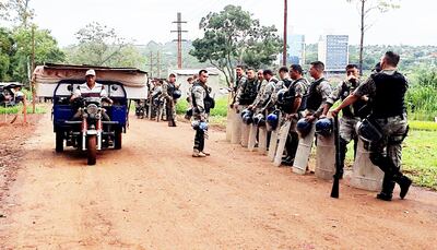 Sin incidentes, despejaron ayer una finca de los Stroessner.